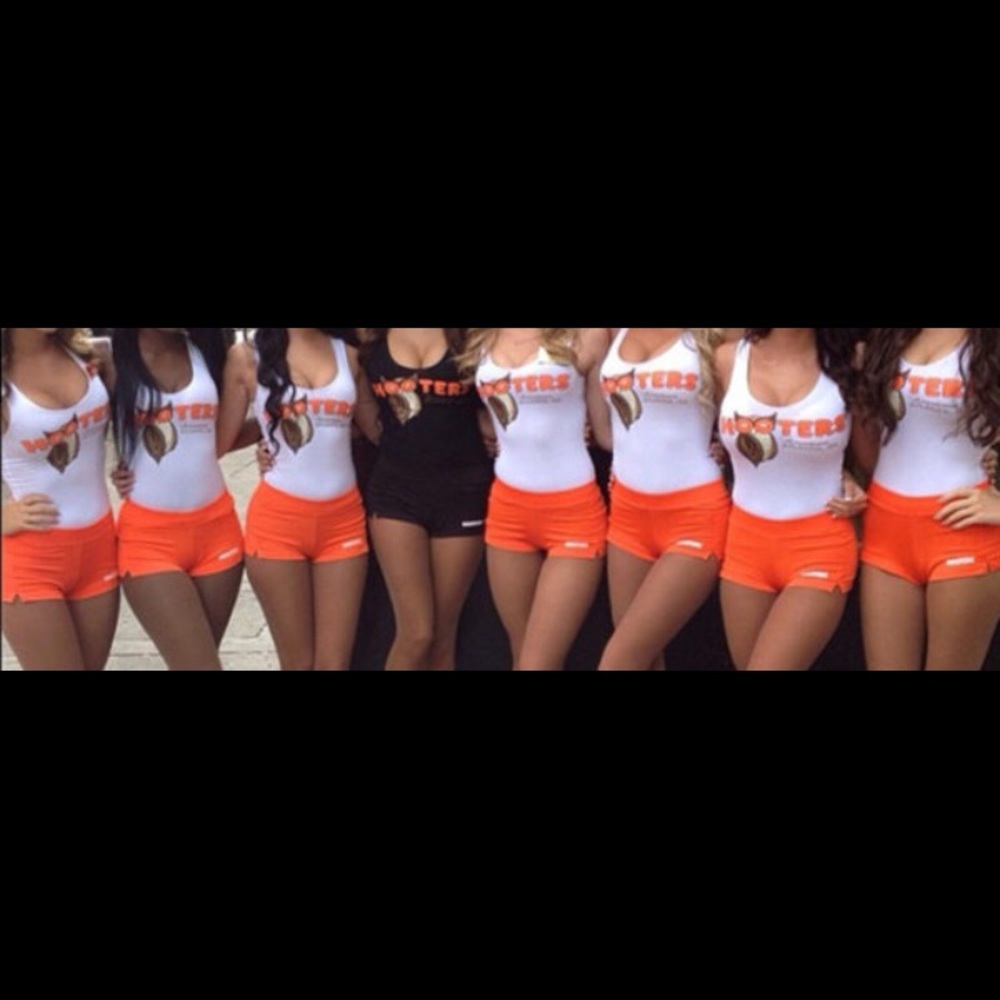 Hooters uniform